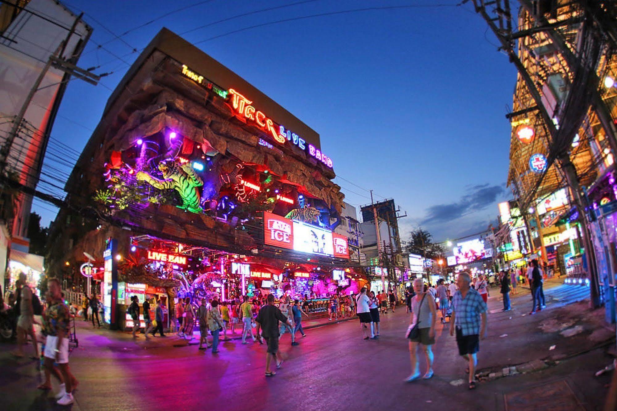 فندق ذا رويال بالم بيتشفرونت Patong المظهر الخارجي الصورة
